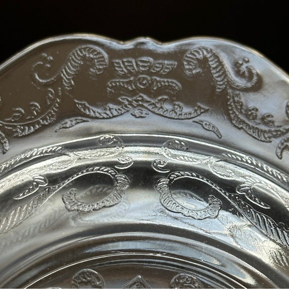 Vintage Clear Glass Madrid Pattern Butter Dish with Dome Lid - Picture 10 of 13